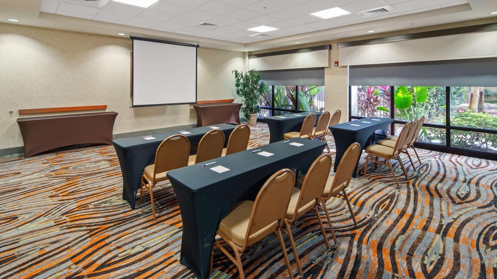 Best Western Plus Kendall Hotel & Suites The Crossings Extérieur photo