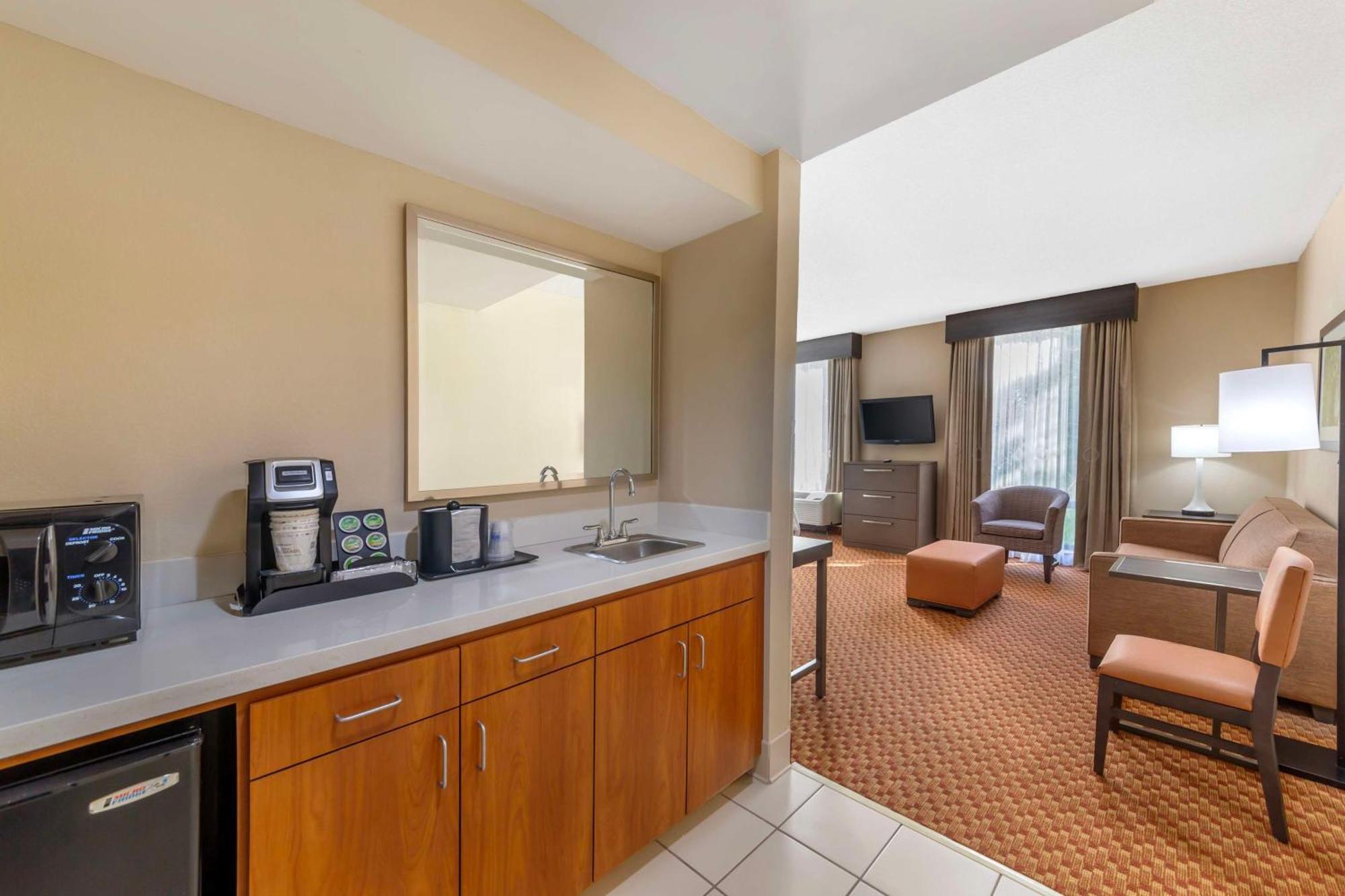 Best Western Plus Kendall Hotel & Suites The Crossings Extérieur photo