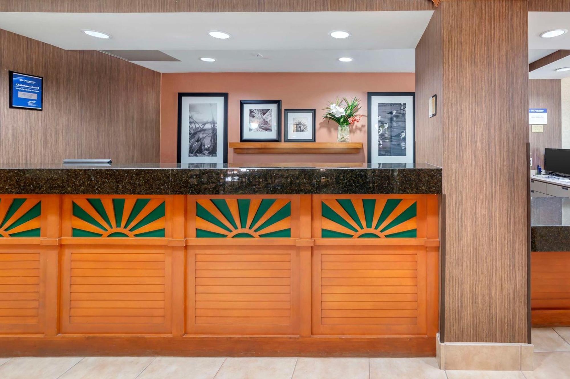 Best Western Plus Kendall Hotel & Suites The Crossings Extérieur photo