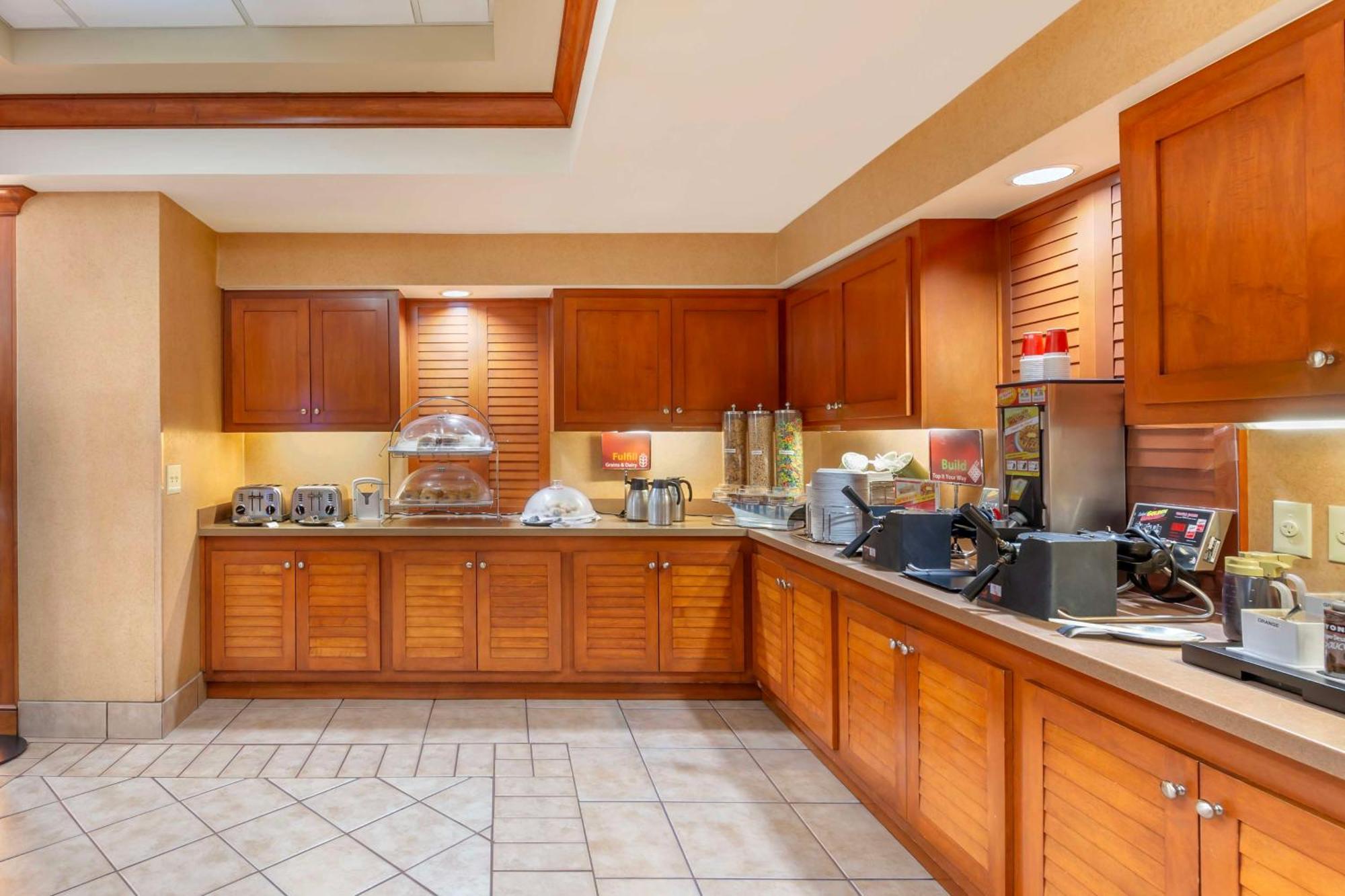Best Western Plus Kendall Hotel & Suites The Crossings Extérieur photo